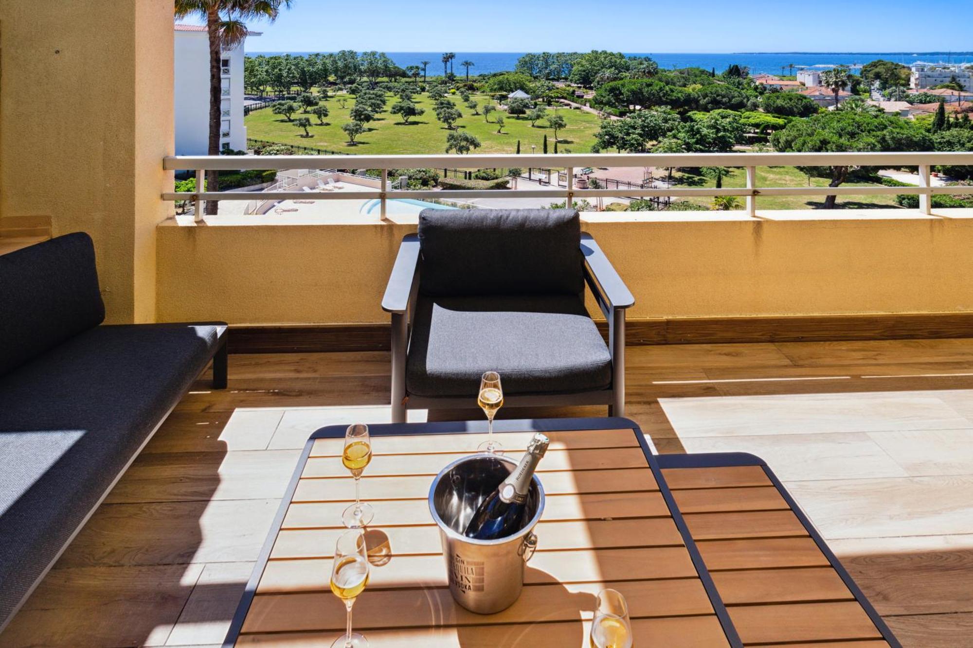 Duplex Villa Les Pins 89M2 Et Terrasse 30M2 Antibes Exteriör bild